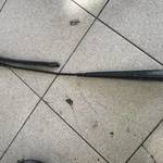 SKODA OCTAVIA II * jobb ablaktörlő kar 1Z1 955 410 A fotó