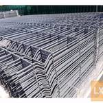 3D táblás kerítés, vadháló, drótfonat, drótháló, oszlop, kapu fotó