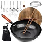 Wok serpenyő konyhai kiegészítőkkel fotó