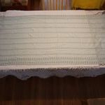 76x222 cm.-es hímzett és riselt falvédő eladó. fotó