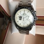 Omega Apollo 13 50. évforduló Speedmaster "Snoopy" chrono. fotó