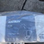 8 tekercses 3 rétegű 250 lapos KATRIN PLUS toalettpapír 1 Forintról fotó