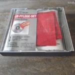 Retro kazettás magnó és CD tisztító készlet fotó