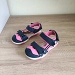 28-as lányka szandál benti cipőnek fotó