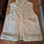 Fehér szőrme mellény fotó