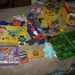 Vegyes játékcsomag 1 banános dobozzal fotó