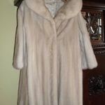 Különleges színű nerc kabát fotó