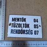 Segélyhívó zomános tábla fotó