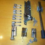 Ajtó Zárak és Zárbetétek, kiegészitők! fotó