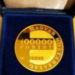 100000Ft-os '1956 Magyar forradalom és szabadságharc' arany érme fotó