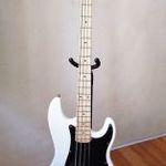 Blond PB-1 fehér basszusgitár fotó