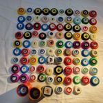 127 db db vegyes retro gombfoci 3 teljes csapattal 1ft nmá fotó