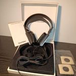 Makulátlan B&O Bang and Olufsen U70 fejhallgató új és régi párnákkal dobozzal fotó