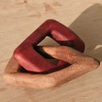 "Együtt", Kézzel faragott szimbólum az összetartozásról, szignózott fotó