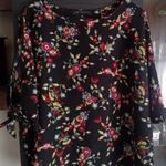 Meseszép M&S fekete alapon színes virágos felső, mintha hímzett lenne! 42-44 újszerű fotó