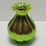 Zsolnay eozin váza – kézzel festett, jelzett, kisebb peremhibával fotó