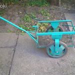 Húzós kiskocsi fogantyúval zöld színben fotó