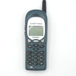 retro Motorola T2288 mobiltelefon 2000-es évből türkiz színben fotó
