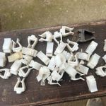 Régi kábel rögzítő felfogató bilincs bilincsek fotó