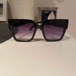 LEARAZTAM !! Chanel női napszemüveg UJ INGYENES SZALLITAS !!! fotó