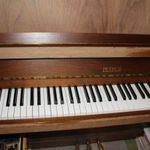 Petrof pianino fotó