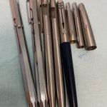 5 db. RETRÓ IRÓSZER, TOLL, és 3 db PARKER TOLL kupak, 4 db. GOLYÓSTOLL és 1 db. PARKER TÖLTŐTOLL fotó