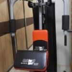 Erő és fittness gépek együttes eladása. Erőgép, futópad, fekvő szobakerékpár, erőpadok fotó