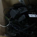 Egy nagy doboznyi vegyes műszaki cikk fellelt állapotban főként hibásak Aukció ! adapterek fotó