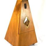 METRONÓM , ZENEI ÜTEMMÉRŐ ESZKÖZ X fotó