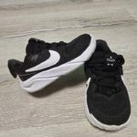 Nike kisfiú sportcipő fotó