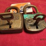 Régi lakat 2 db.Jelzettek : RAPID és RESE Működnek saját kulcsukkal fotó