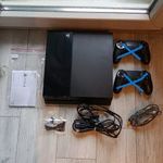 Playstation 4 500 GB kábelekkel fotó