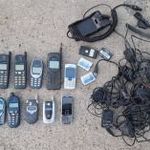 12 db régi mobiltelefon, sok tartozékkal, egyben, Nokia, Siemens, Sony Ericcson, Nokia 2110 fotó