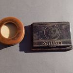 Retro bélyegnedvesítő henger doboz, Pelikán pecsétpárna, bélyegzőpárna fotó