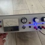 Asztali tápegység és jelgenerátor fotó