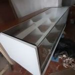 Bolti fiókos üvegpult, vitrin fotó