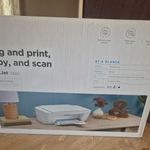 HP DeskJet 2320 All-in-One színes multifunkciós nyomtató és szkenner fotó