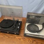 19 db régi lemezjátszó egyben fotó