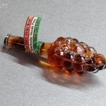 Boros üveg. Bor minta. Kis méretű üvegcse. fotó