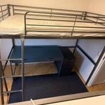 Íróasztallal fotó