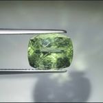 Eladó egy nagy méretű, természetes peridot (olivin) fotó