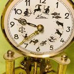 400 napos ANTIK ASZTALI ÓRA, GYÖNYÖRŰ ALLAPOTÚ, EREDETI ÜVEG BURÁVAL fotó