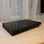 Használt Sony Playstation 2 Slim + kontroller + 2 memóriakártya + Call of Duty Big Red One fotó