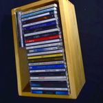 30 DB CD LEMEZ ANGOL HAGYATÉKBÓL FA TOKKAL fotó