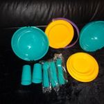 Müanyag kemping étkészlet fotó