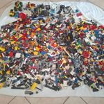 Hatalmas LEGO csomag, nettó 6, 5 kg!!! Nagyon szép állapot! Több ezer elem!!! 1 ft, NMÁ!!! fotó