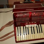 Weltmeister tangóharmónika, Negyven basszusbillentyűvel, négy hangváltóval. HIBÁS. fotó