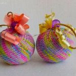 KÖTÖTT KARÁCSONYFADÍSZEK TÖBBFÉLE VÁLTOZATBAN fotó