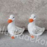 Liba avagy gőgös gúnár Gedeon, gubbasztó, húsvéti dekorációs figura fotó