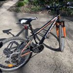 Jó állapotú 24-es fiú kerékpár fotó